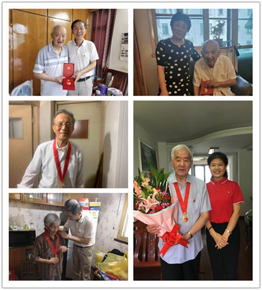 2021年6月24日世界杯官网为王启华老党员颁发“光荣在党50年”纪念章（1）_副本